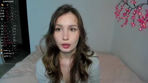 Snapshot of eumomino chatting on April 16, 9:39 pm Veronica Tiia Lilith left to right online show from April 16, 9:39 pm