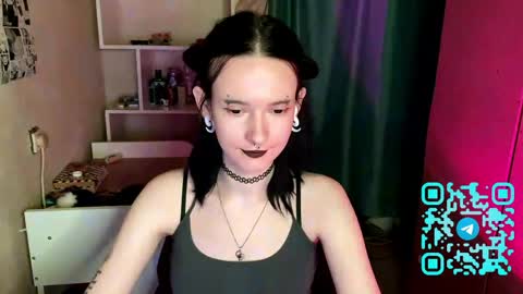 Kate online show from April 25, 1:03 pm