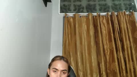 Snapshot of euniceariella21 chatting on February 10, 4:14 pm YELLA online show from February 10, 4:14 pm