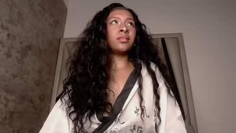 Snapshot of euphoria_06 chatting on December 19, 4:30 am euphoria_06 online show from December 19, 4:30 am