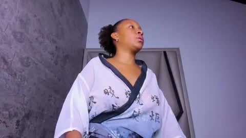 Snapshot of euphoria_06 chatting on February 7, 4:05 am euphoria_06 online show from February 7, 4:05 am