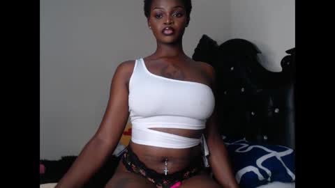 Snapshot of euphoric_cosmos chatting on January 18, 12:20 pm euphoria online show from January 18, 12:20 pm