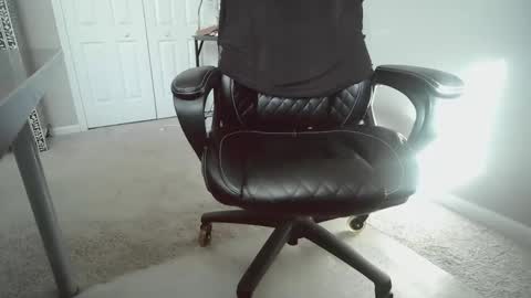 Snapshot of europianexperimnt00 chatting on February 9, 8:56 pm europianexperimnt00 online show from February 9, 8:56 pm