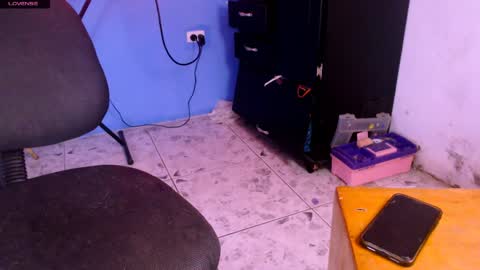 Snapshot of eva_brooks1 chatting on April 7, 2:50 pm Iris Smile independent model online show from April 7, 2:50 pm