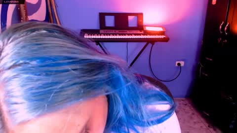 Snapshot of eva_brooks1 chatting on May 9, 10:04 pm Iris Smile independent model online show from May 9, 10:04 pm