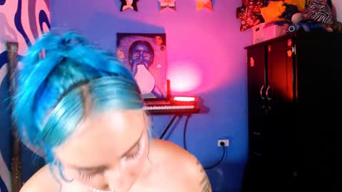 Snapshot of eva_brooks1 chatting on May 13, 4:32 am Iris Smile independent model online show from May 13, 4:32 am