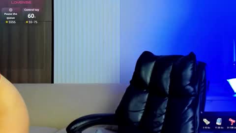 Snapshot of eva_conors_ chatting on November 29, 12:46 am Eva online show from November 29, 12:46 am