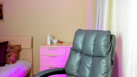 Eva online show from May 14, 1:56 am
