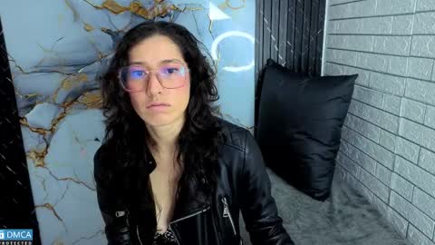 eva delight online show from March 31, 12:05 pm