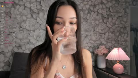 Snapshot of eva_doncray chatting on December 1, 9:15 pm Eva online show from December 1, 9:15 pm