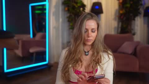 Snapshot of eva_fashionista chatting on May 15, 7:43 pm Eva online show from May 15, 7:43 pm