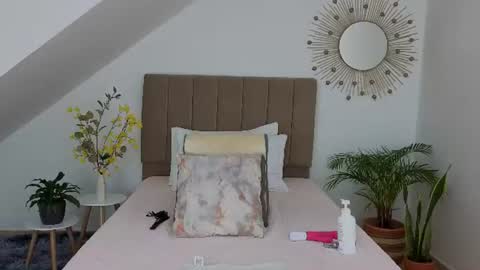 eva_fox43 online show from July 10, 11:40 pm