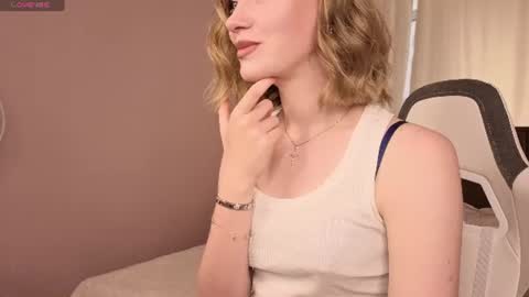 Snapshot of eva_hamilton chatting on June 17, 11:27 pm eva hamilton online show from June 17, 11:27 pm
