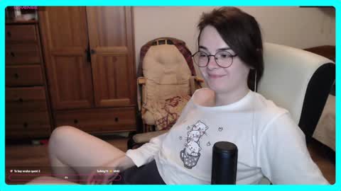 Snapshot of eva_katt chatting on December 2, 9:28 pm Gamer Katt online show from December 2, 9:28 pm
