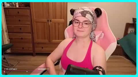 Snapshot of eva_katt chatting on September 23, 12:19 pm Gamer Katt online show from September 23, 12:19 pm