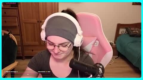 Snapshot of eva_katt chatting on September 29, 11:59 am Gamer Katt online show from September 29, 11:59 am