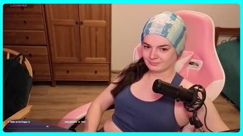 Snapshot of eva_katt chatting on October 4, 10:57 am Gamer Katt online show from October 4, 10:57 am