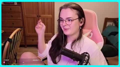 Snapshot of eva_katt chatting on October 11, 9:46 pm Gamer Katt online show from October 11, 9:46 pm