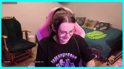 Snapshot of eva_katt chatting on December 3, 1:31 pm Gamer Katt online show from December 3, 1:31 pm