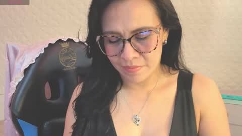 Eva  online show from May 20, 3:07 pm