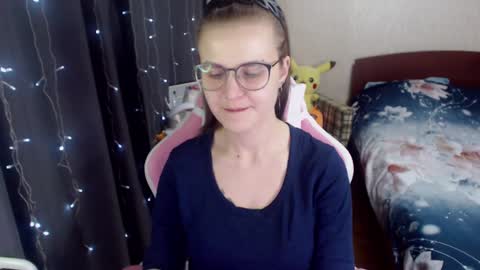 Snapshot of eva_orchid chatting on January 6, 3:51 pm Eva online show from January 6, 3:51 pm