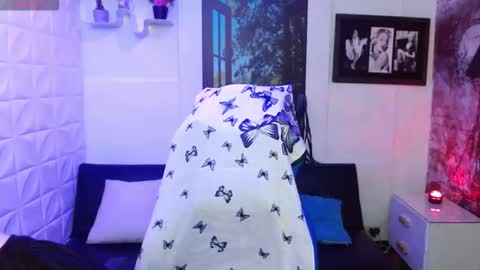 Snapshot of eva_rosell chatting on October 31, 2:29 pm Eva online show from October 31, 2:29 pm