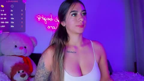 Snapshot of eva_shinee_ chatting on October 1, 12:00 pm Eva Shinee online show from October 1, 12:00 pm