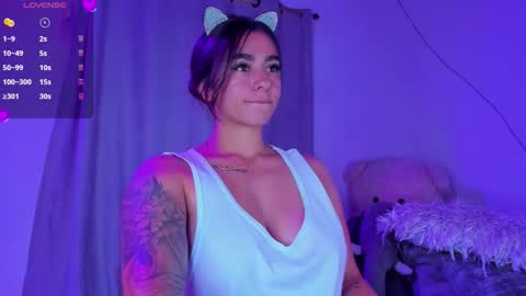 Snapshot of eva_shinee_ chatting on December 18, 10:49 pm Eva Shinee online show from December 18, 10:49 pm