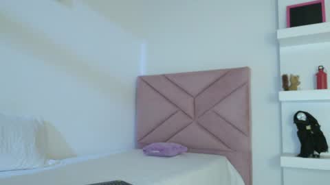 Eva Sin online show from May 18, 12:18 am
