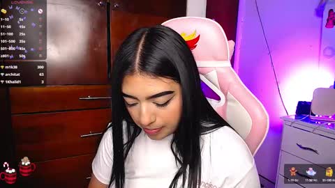 Snapshot of eva_six_ chatting on December 17, 9:27 pm Eva online show from December 17, 9:27 pm