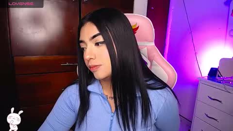Snapshot of eva_six_ chatting on January 3, 8:22 pm Eva online show from January 3, 8:22 pm