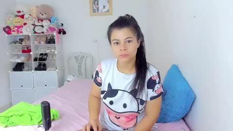 Snapshot of eva_sweet2 chatting on December 2, 1:28 pm Estefania online show from December 2, 1:28 pm