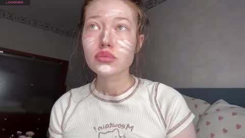 eva varnerr online show from March 8, 8:45 pm