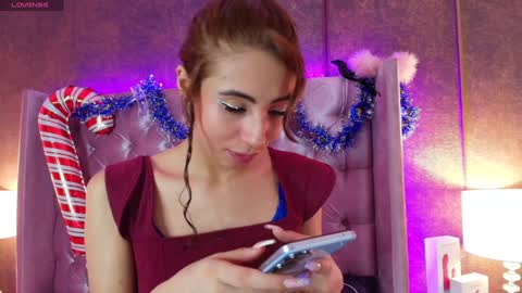 Snapshot of evaa_cloee chatting on December 18, 3:37 am EVA CLOEE online show from December 18, 3:37 am