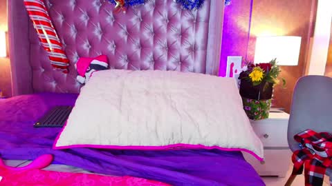 Snapshot of evaa_cloee chatting on December 29, 3:54 am EVA CLOEE online show from December 29, 3:54 am