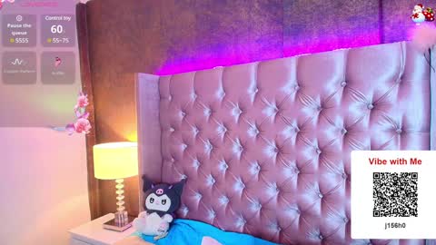 Snapshot of evaa_cloee chatting on January 22, 9:43 pm EVA CLOEE online show from January 22, 9:43 pm