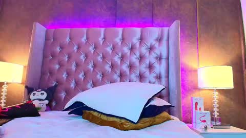 Snapshot of evaa_cloee chatting on February 9, 4:46 am EVA CLOEE online show from February 9, 4:46 am