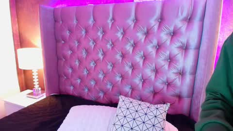 Snapshot of evaa_cloee chatting on February 23, 1:24 am EVA CLOEE online show from February 23, 1:24 am