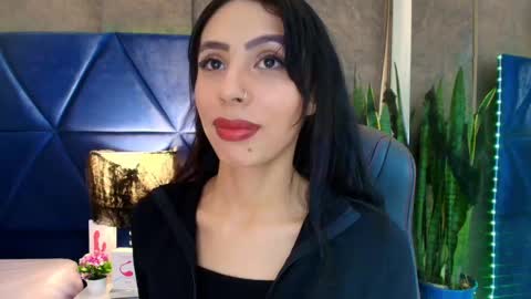 Snapshot of evaa_cloee chatting on October 21, 4:13 am EVA CLOEE online show from October 21, 4:13 am