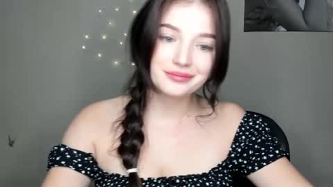 Snapshot of evaamillerr chatting on December 6, 10:41 pm Eva online show from December 6, 10:41 pm