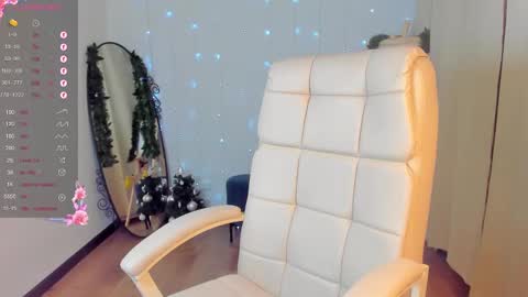 Snapshot of evacadooo chatting on December 13, 5:38 am Eva online show from December 13, 5:38 am