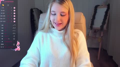 Snapshot of evacadooo chatting on December 15, 2:41 am Eva online show from December 15, 2:41 am