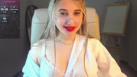 Snapshot of evacadooo chatting on January 8, 5:27 am Eva online show from January 8, 5:27 am