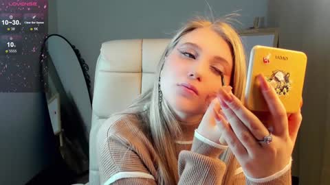 Snapshot of evacadooo chatting on January 24, 2:07 am Eva online show from January 24, 2:07 am