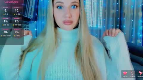 Snapshot of evacadooo chatting on October 4, 7:28 am Eva online show from October 4, 7:28 am