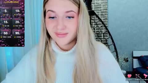 Snapshot of evacadooo chatting on October 30, 2:35 am Eva online show from October 30, 2:35 am