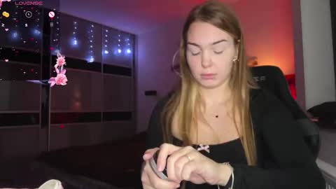 evacarter1 online show from November 16, 12:33 pm