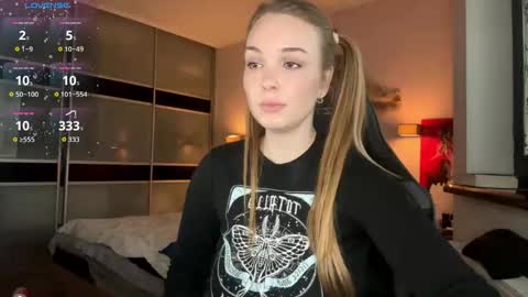 evacarter1 online show from March 22, 3:15 pm