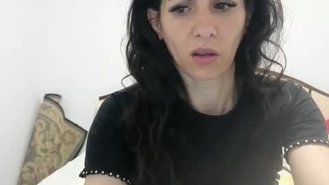 hornycrissyyourlove online show from June 6, 2:38 am