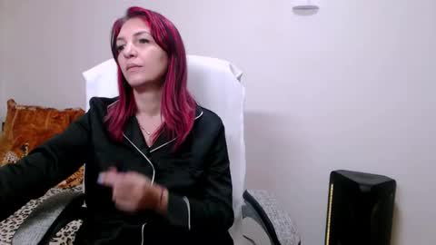 Snapshot of evadesireone chatting on March 14, 8:47 pm EvadesireONE online show from March 14, 8:47 pm